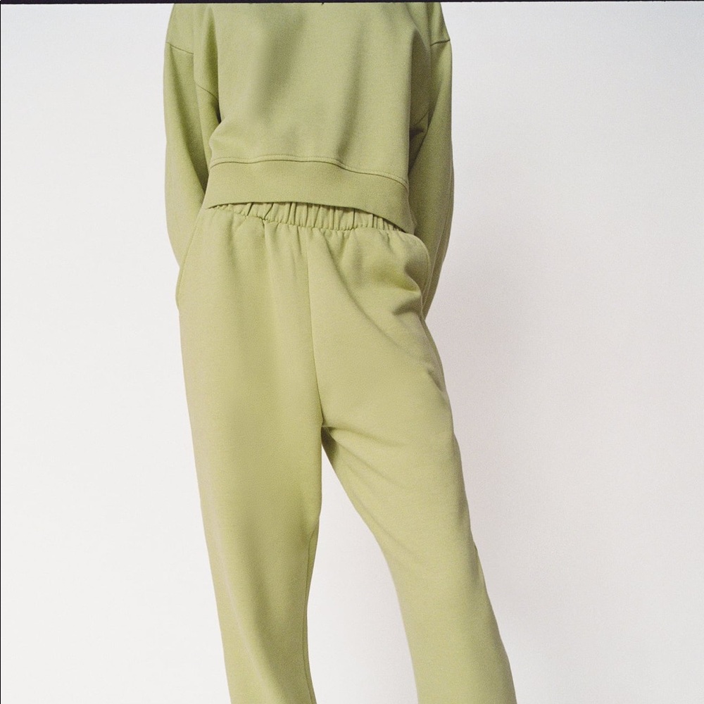 Zara Cropped sweatshirt sweatpants set